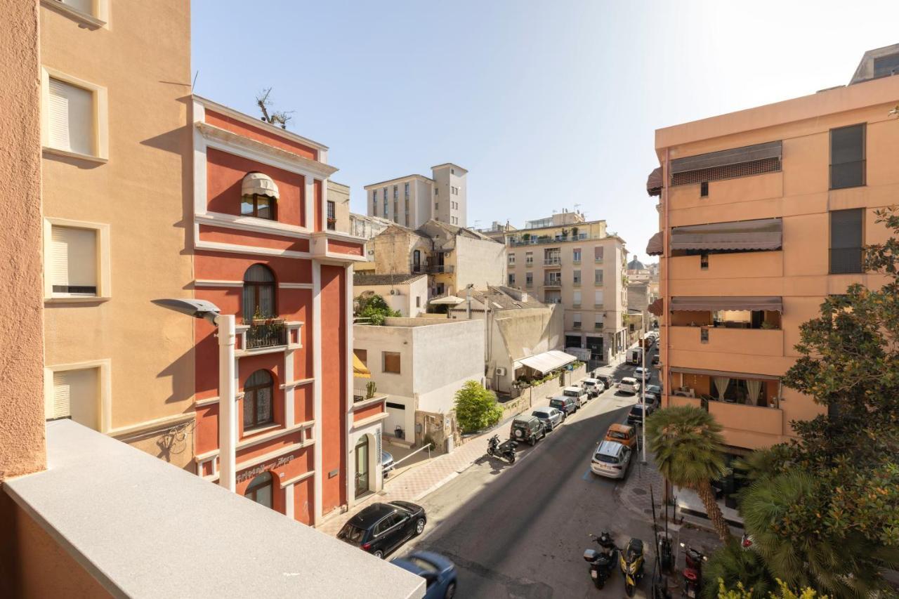 Vittoria'S Luxury Apartment Cagliari Exterior foto