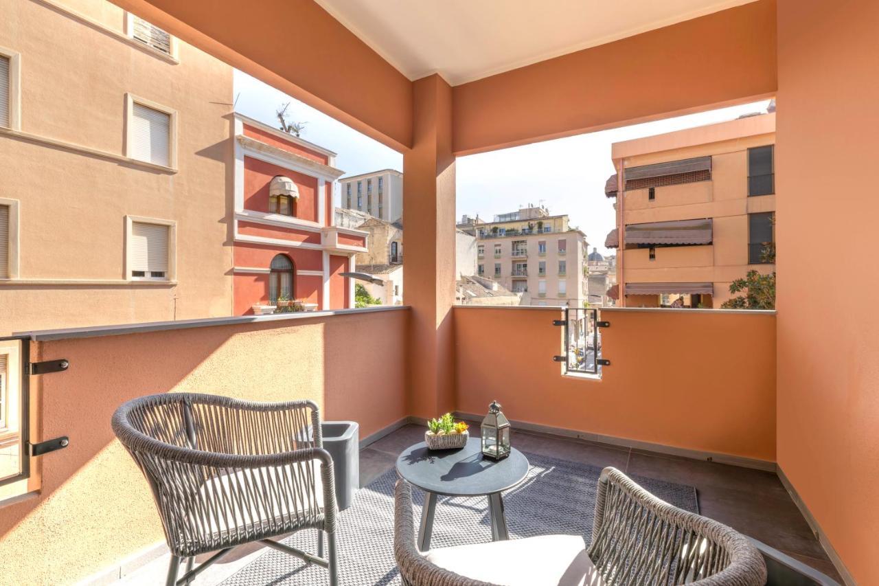 Vittoria'S Luxury Apartment Cagliari Exterior foto